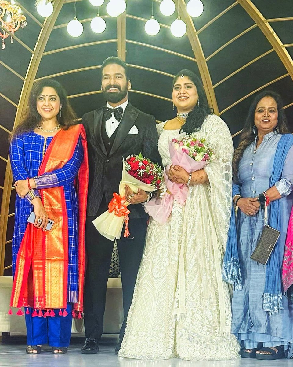 #Meena at Suresh Gopi's daughter Bhagya reception 💗

#SureshGopi #Mohanlal #Mammootty #TovinoThomas #DulquerSalmaan #PrithvirajSukumaran #Fahadhfaasil #Manjuwarrier #ShaanRahman #Nayanthara #LadySuperstar