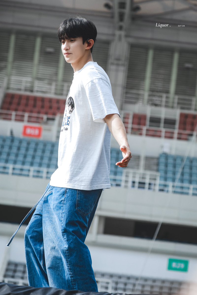 Liquor218's tweet photo. 240120

HD

#도겸 #DK #이석민 #DOKYEOM #세븐틴 #SEVENTEEN https://t.co/mMEVTJMUv2