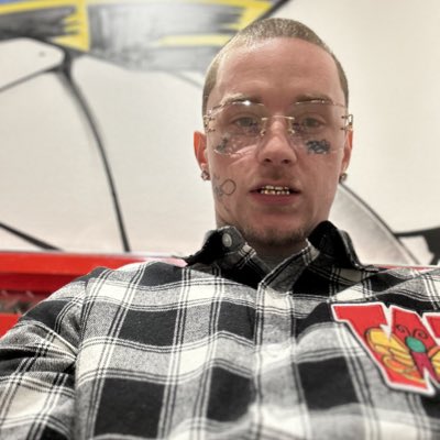 #NewProfilePic https://t.co/mnYiY19Bmz