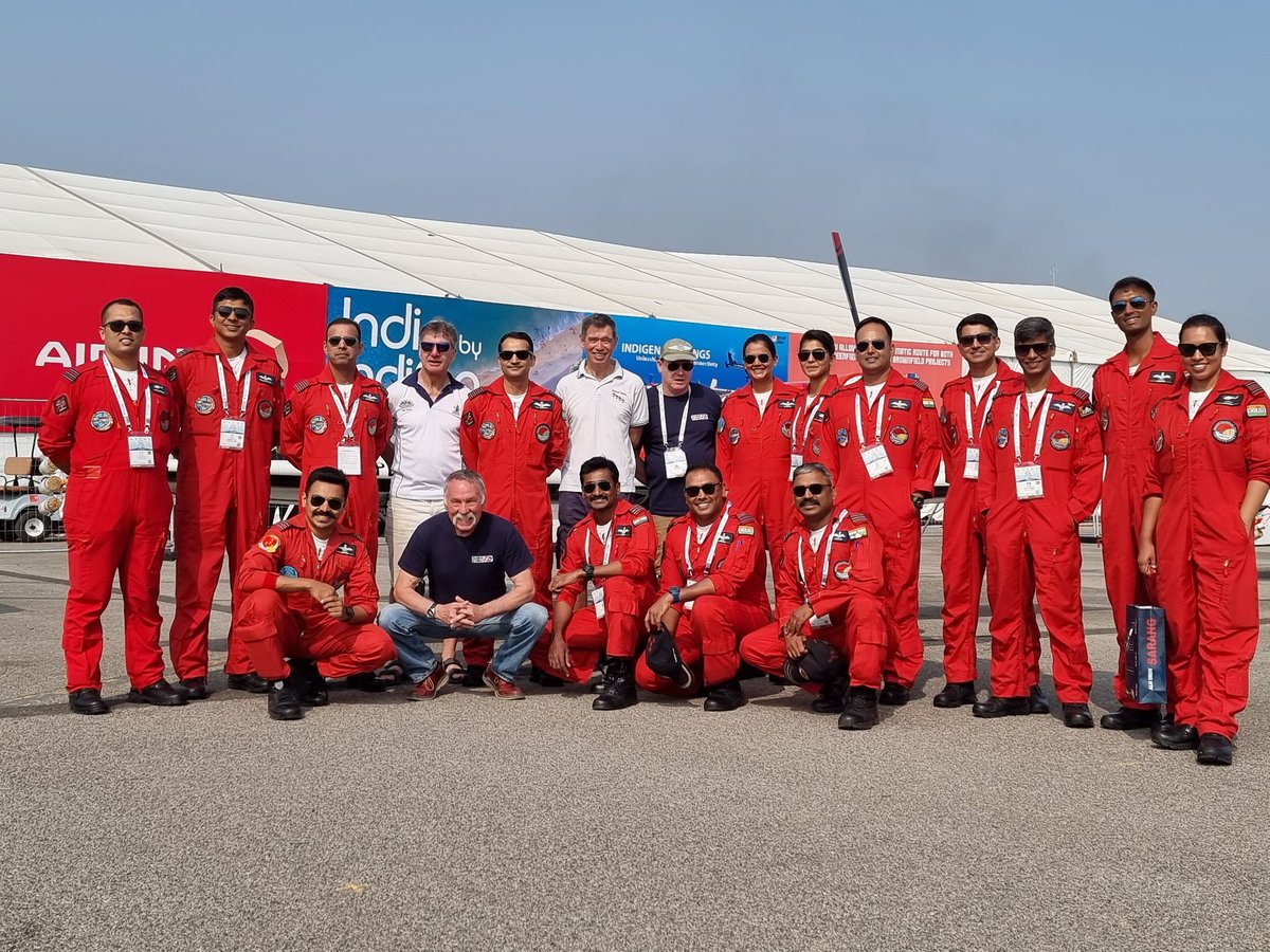 The Sarang team was privileged to meet the Mark Jefferies - Global Stars Team at @wingsindia2024 🤝 @airdisplays #Sarang #MarkJefferies #WingsIndia #IAF #Military #aviationlovers #aerobatic #team #TeamIndia @IAF_MCC