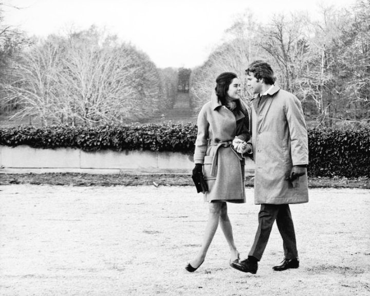 “There was a brief silence. I think I heard snow falling.” ~ Love Story (1970), Erich Segal. #BookWormSat [📷#AliMacGraw #RyanONeal]