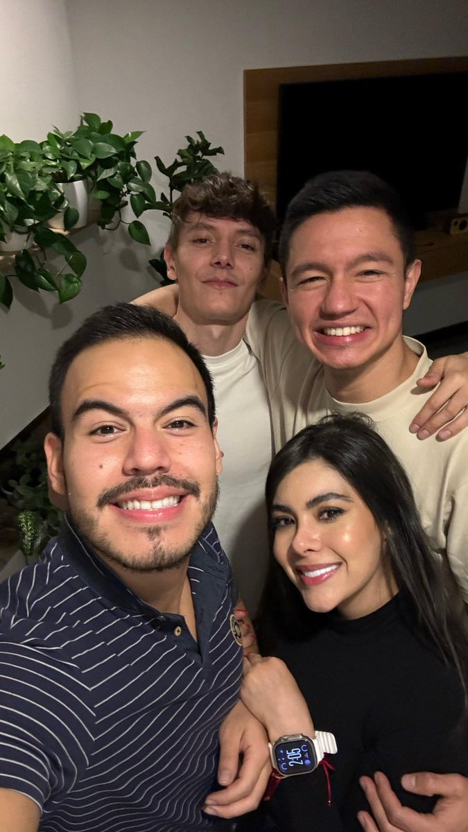 JEstebanQN's tweet image. #Reencuentro #Colegio #Prom2008 @jfuruenar