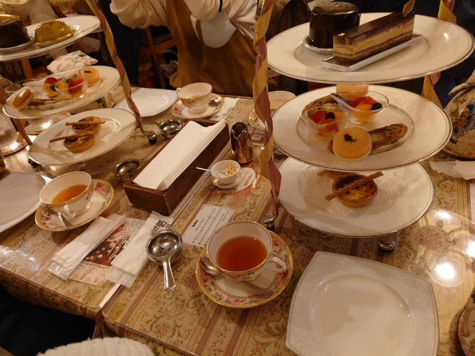 関西ろーらんとアフタヌーンティーしてきた!おっしゃれ〜(甘いの食べてない) 