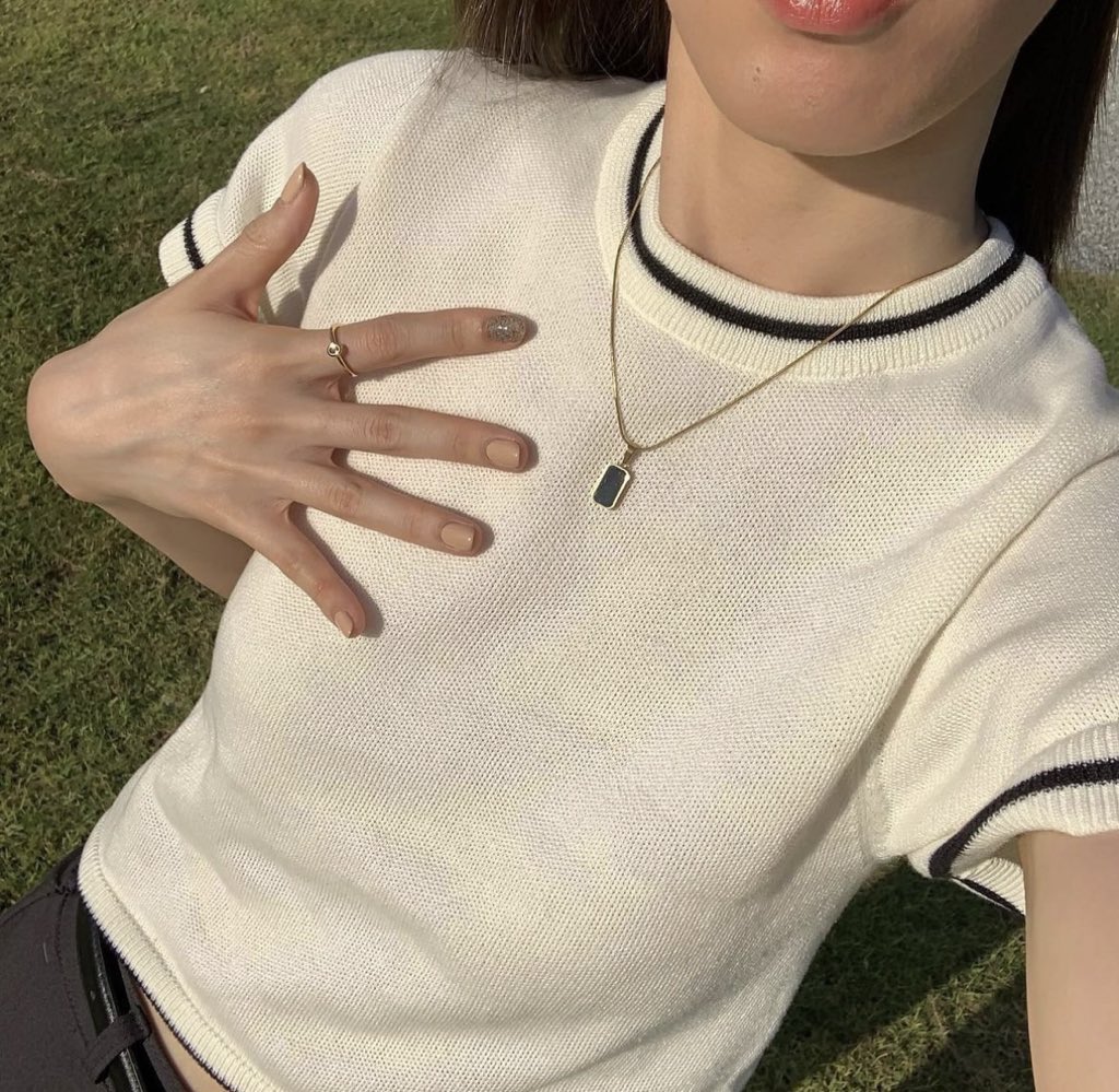 tamjaichunbkk's tweet photo. แนะนำพวก knit top ของ sheknowsofficial ค่ะ ไม่ว่าจะ เสื้อกล้าม baby tee เสื้อเชิ้ตแขนสั้น ของร้านนี้ผ้าดีมากๆ ไปทำงาน-คาเฟ่ หยิบมาใส่บ่อย จนคุ้ม size ครบ XS-XL สีเยอะ https://t.co/RPi0q2kmLv