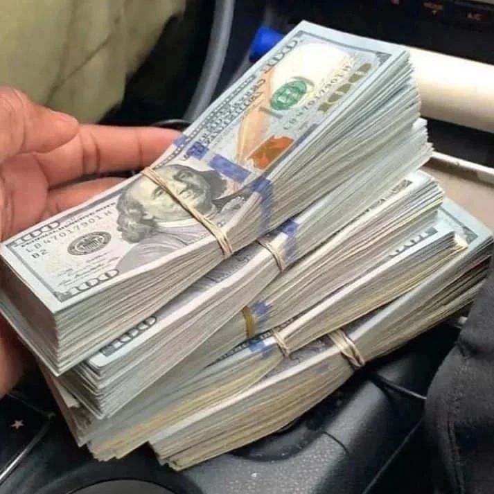 finluxury's tweet photo. Stop Scrolling, Start earning‼️
Follow @makemoneycage For More!
.
.
.
.
#millionaireclub #wealthylifestyle #luxuriouslife #makemoneyonlinefree #lavishlife #expensive #lavish #moneymindset #richlifestyle #richlifestyles #cryptomoney #luxuryclub #emoney #moneytalks #lavishlife... https://t.co/1sSNOnqhqd