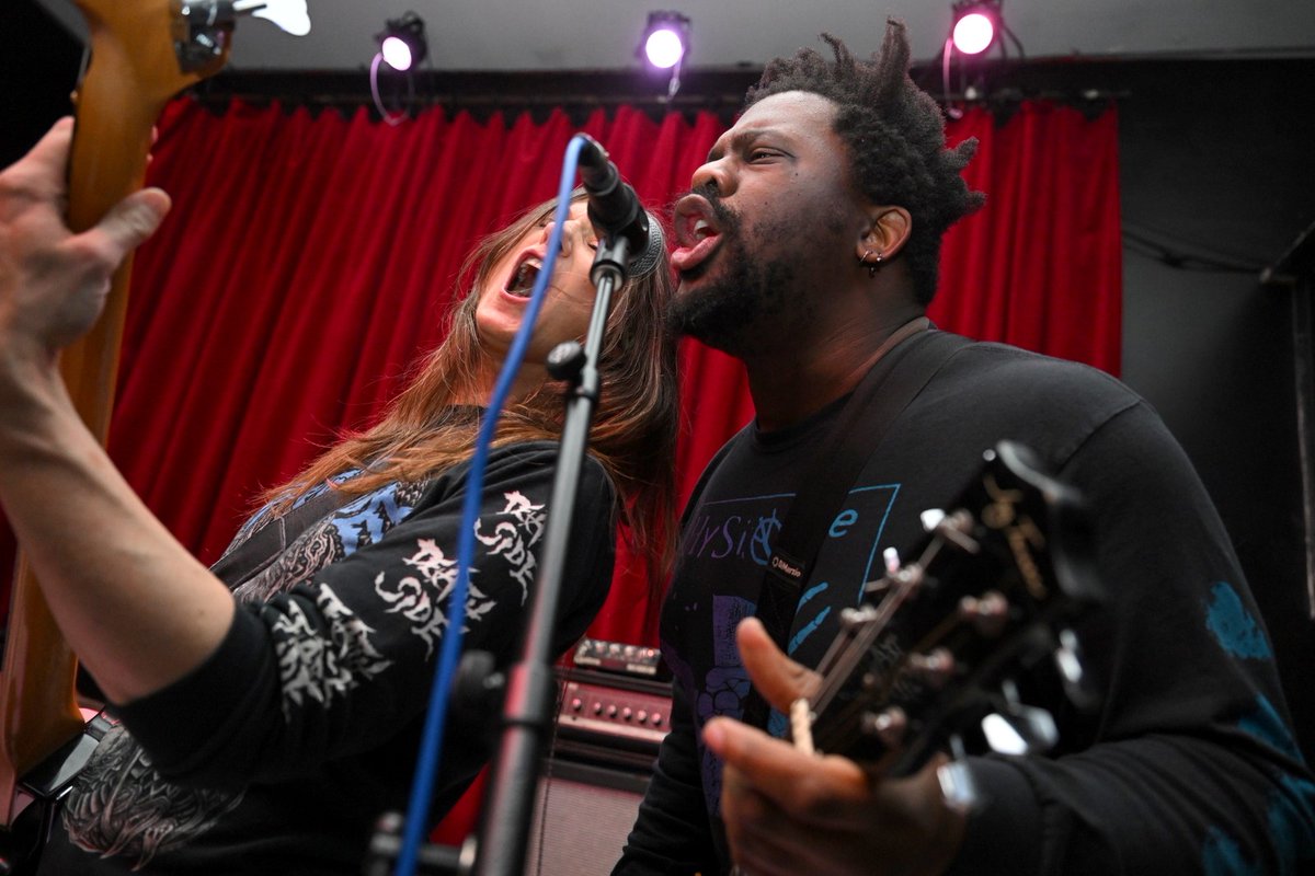futurebreed's tweet photo. Photos are up from #BadImage @DestinyBondHc #PlanetOnAChain and #Puritan at the #BlackLodge in Seattle, WA. @RevelationRecs @PNWhardcore 

My first time back to the Black Lodge since it moved one door over! https://t.co/OQpxBDsWfa