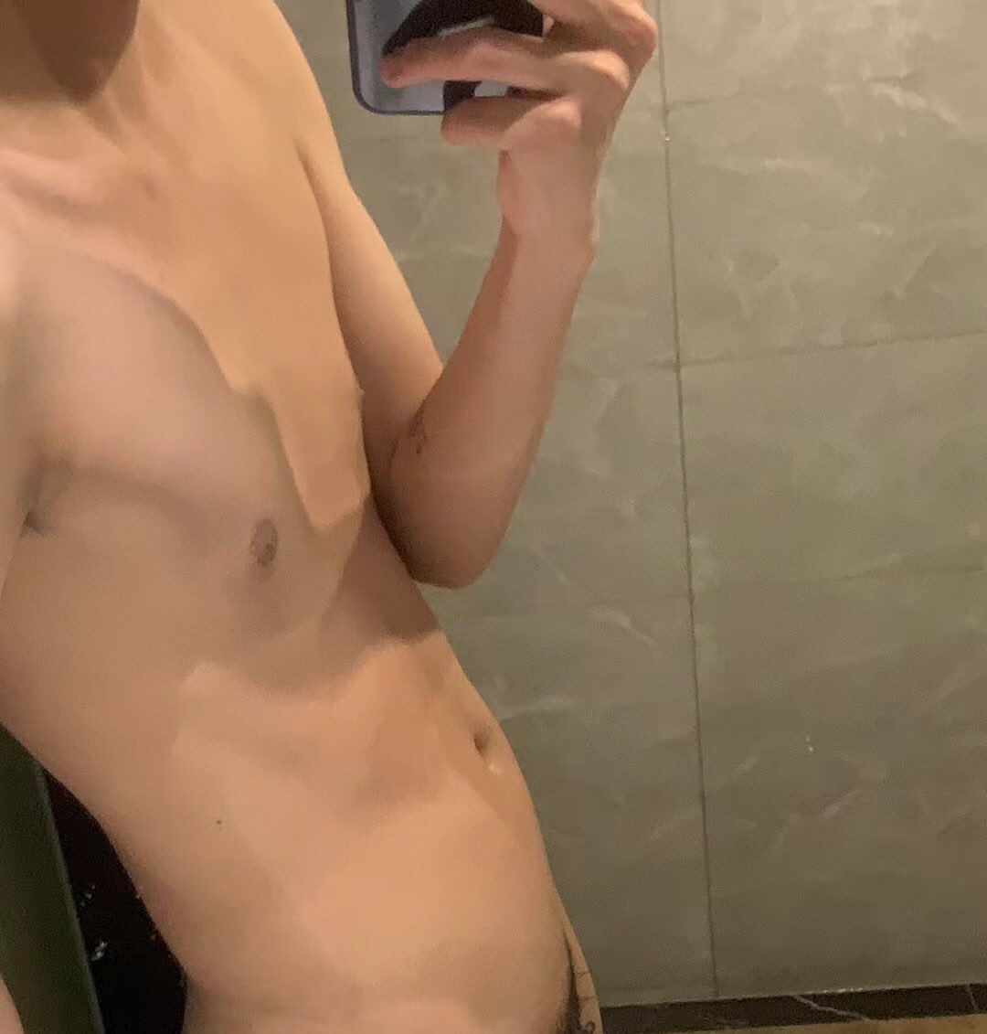 最近和最爱的弟弟体验不同的刺激，图4是他身材，哈哈哈