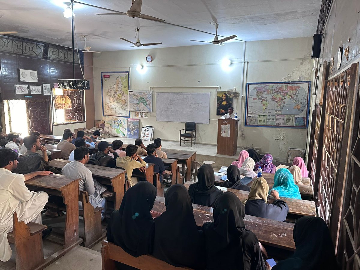 BSF_uokunit's tweet photo. بی ایس ایف کراچی مزن شَهدربرجاه بُنزه ءِ نیمگ ءَ چہ نوک اَتکگیں بلوچ نودربرانی واست ءَ دیوانے برجم دارگ بوتگ- https://t.co/6AOX9c75Wi