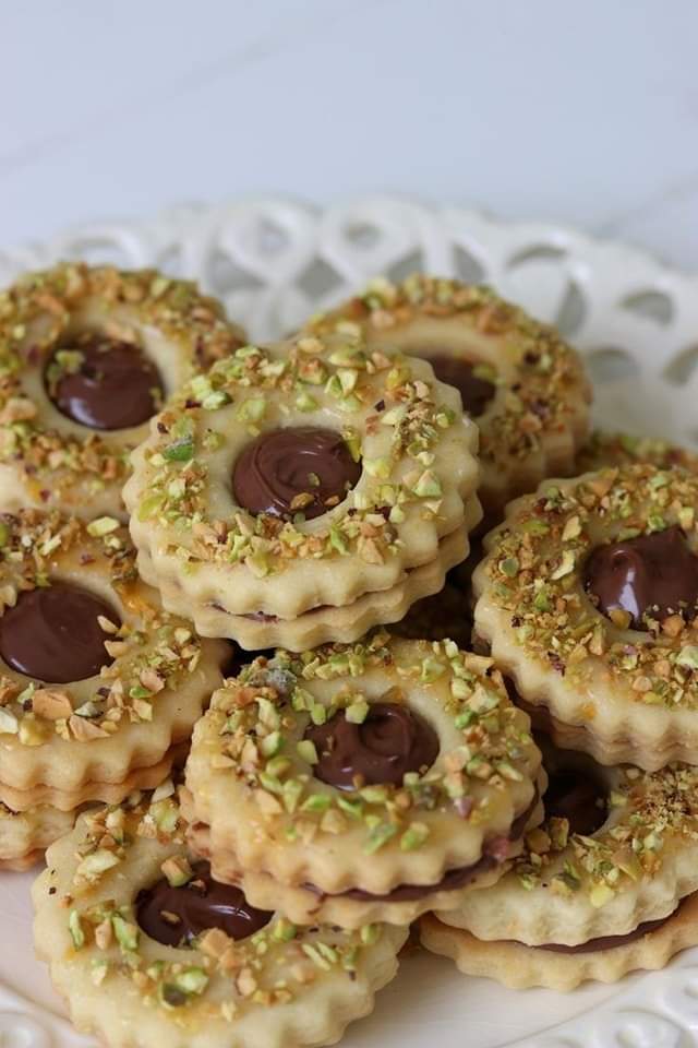 RNdagiji's tweet photo. Choco pistachio cookies https://t.co/JNlLKethR2