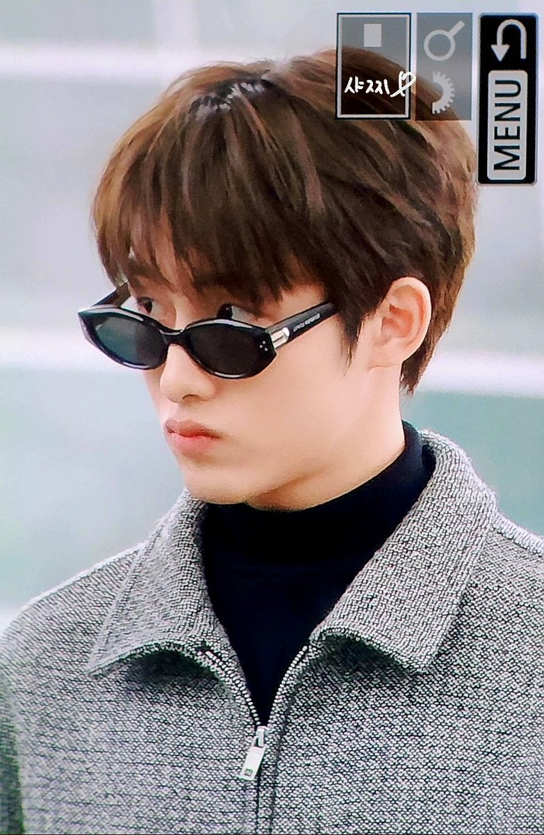 230120 ICN

😎🐥😎🐥
#윈윈 #WINWIN #董思成 
#DongSiCheng #ウィンウィン