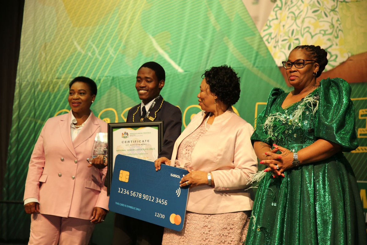 DBE_KZN's tweet photo. LEARNERS WHO REPRESENTED KWAZULU-NATAL NATIONALLY 
    
Mthembu Nomfundo Neliswa from Ntulabakayise Secondary School, Umkhanyakude District
    
Khumalo Olwethu Kuhlekonke from Mandela Mthethwa School of Excellence, Umkhanyakude District https://t.co/mOStYtes7w