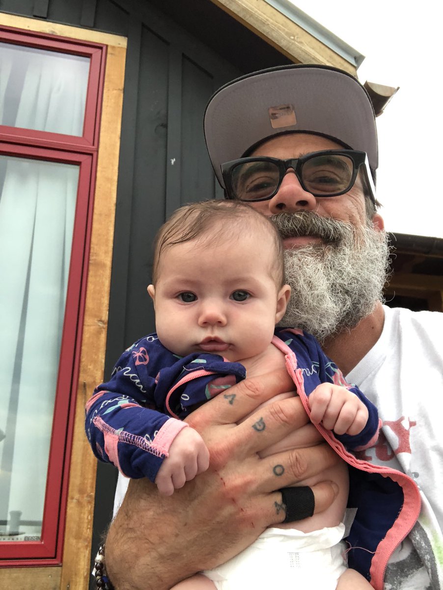 Jeffrey Dean Morgan tweet media