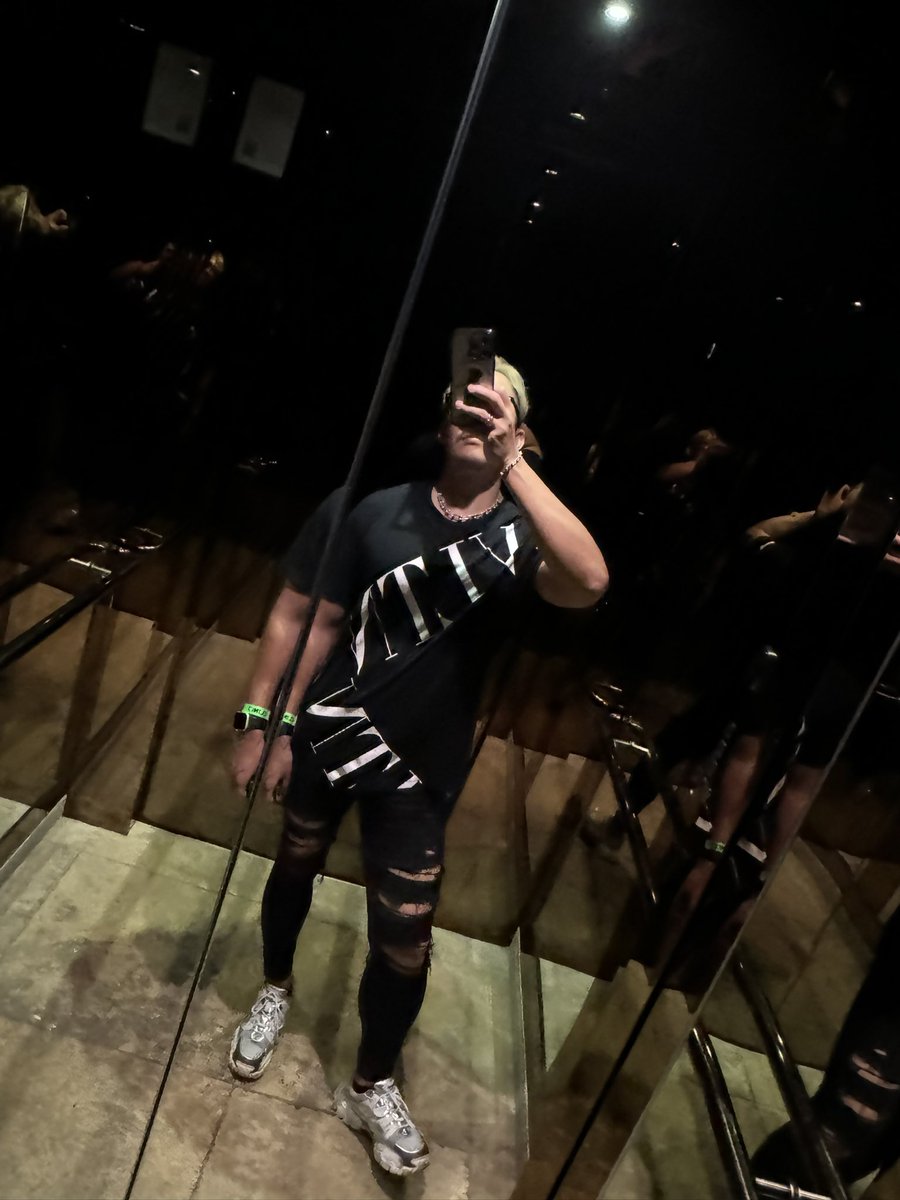 SHO | Travel & Fitness tweet media