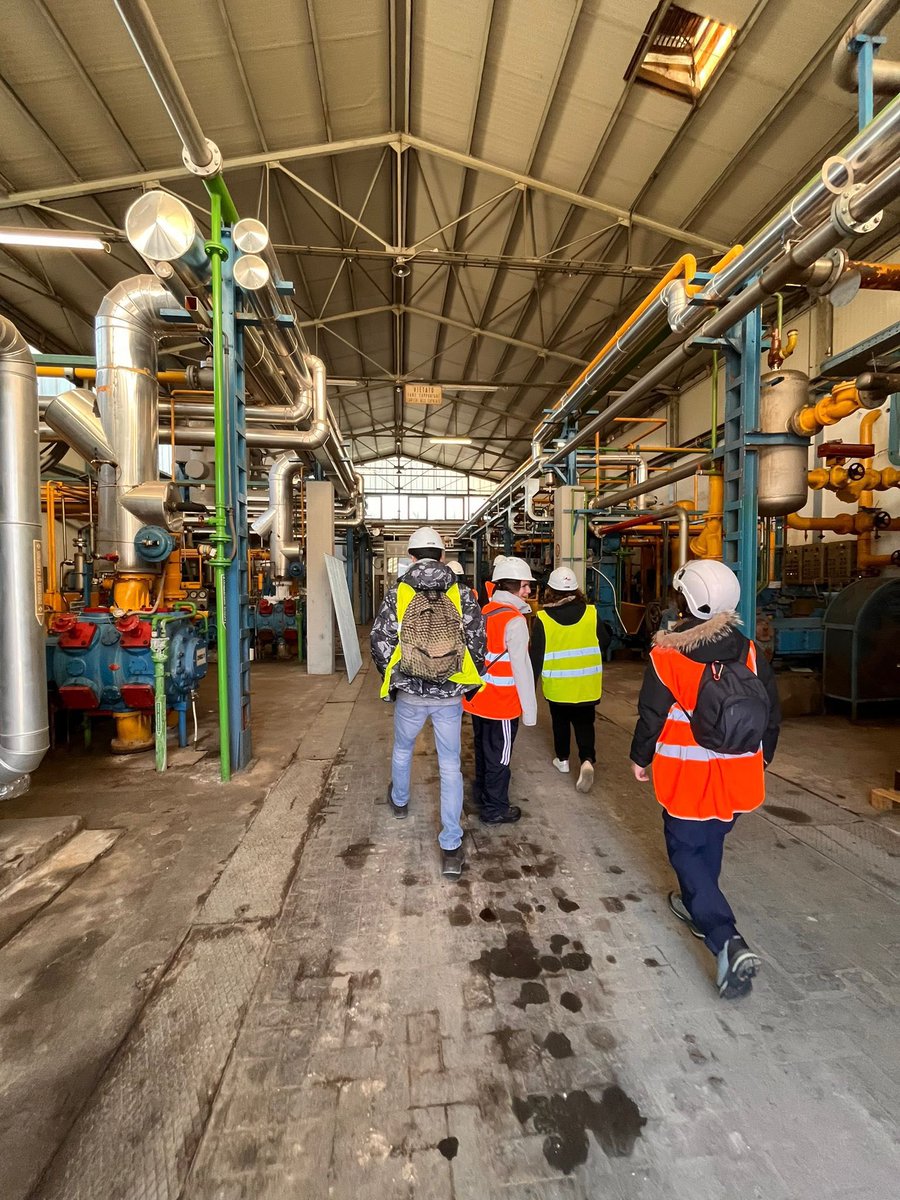 Students in Geological Sciences visited an industrial complex close to Siena where CO2 is exploited at >300 m depth. Some production wells were visited and a short tour inside the industrial site was taken. Some natural CO2 manifestations were also visited nearby.