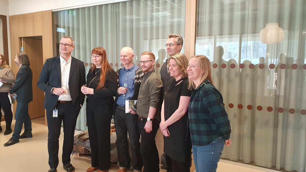 Congratulations Dr. @ColeBrachmann to a fantastic defense, you were brilliant. A big thanks to Sari Stark being an excellent opponent, and @HakanWallander, @PaulKardol and @MJ_INTERACT for excellent committee questions. You all made it a very memorable day.