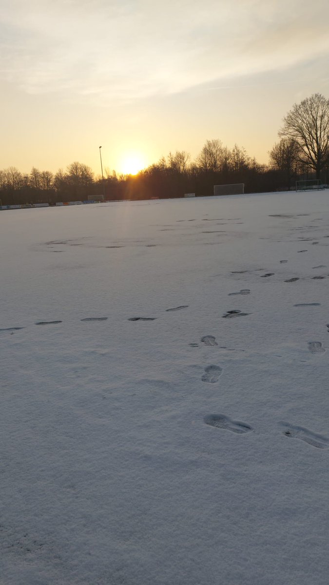 De wedstrijd Dieze West 1 - Swift'64 1 die vanmiddag op het programma stond is afgelast.
<a href="/Swift64voetbal/">Swift '64 ⚽️</a>