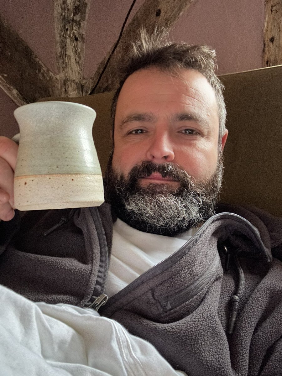 Morning everyone. I've been up to feed the chickens, now I'm back in bed, because it's bloody freezing. Have a great Saturday!...