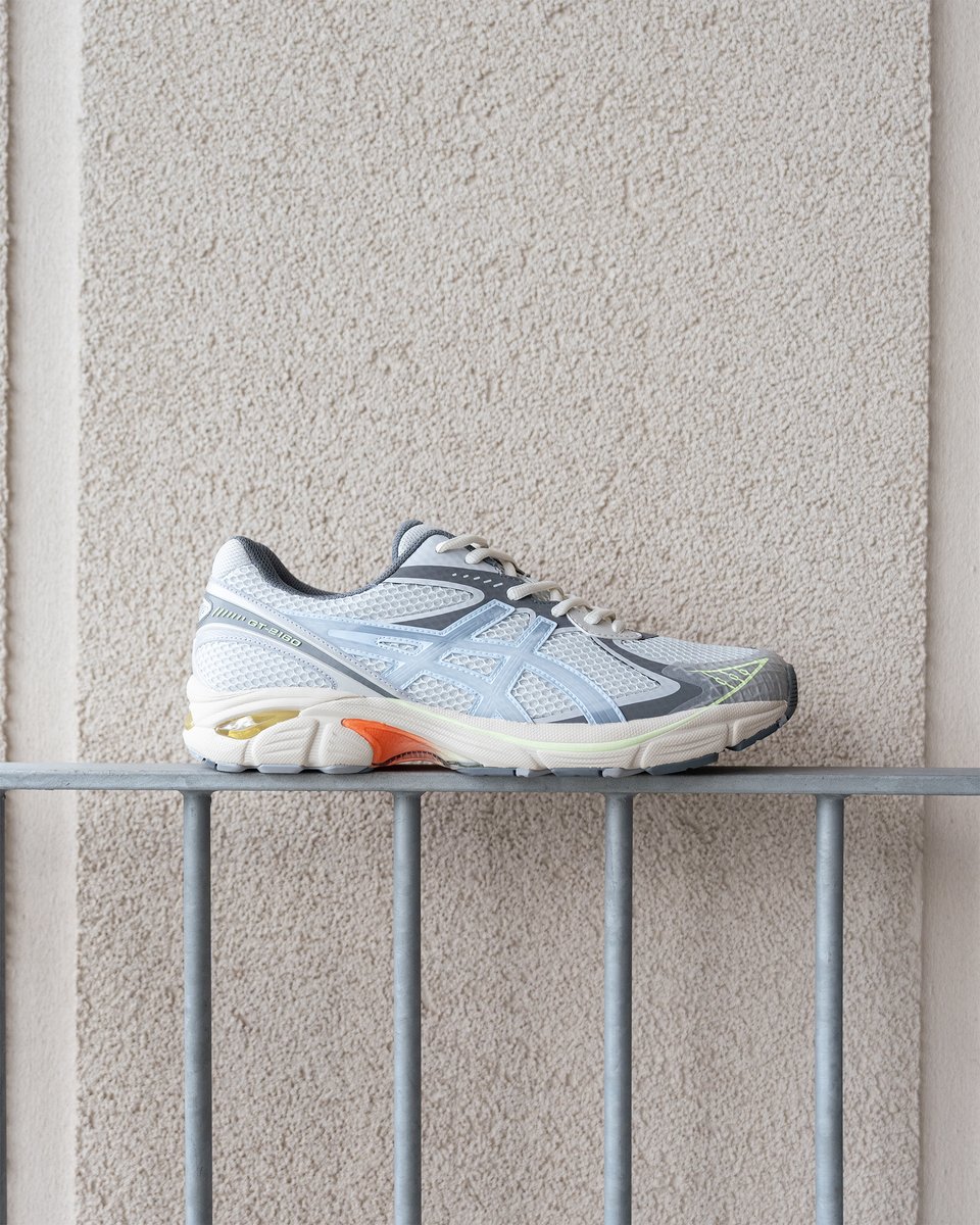 Footpatrol_ldn's tweet photo. We can definitely see the trend of retro runners and heavy meshes continuing into 2024.

Shop our range of noughties classics including the ASICS Gt-2160 in-store and online here, https://t.co/MW5kjoZDvV

#ASICS #ASICSGEL #ASICSShoes #ASICS2160 #Footpatrol #TEAMFP https://t.co/wT5BInWKOI