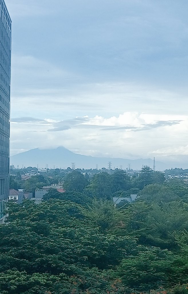 cuape_poll's tweet image. kuli di mamah kota masih dpt view ini