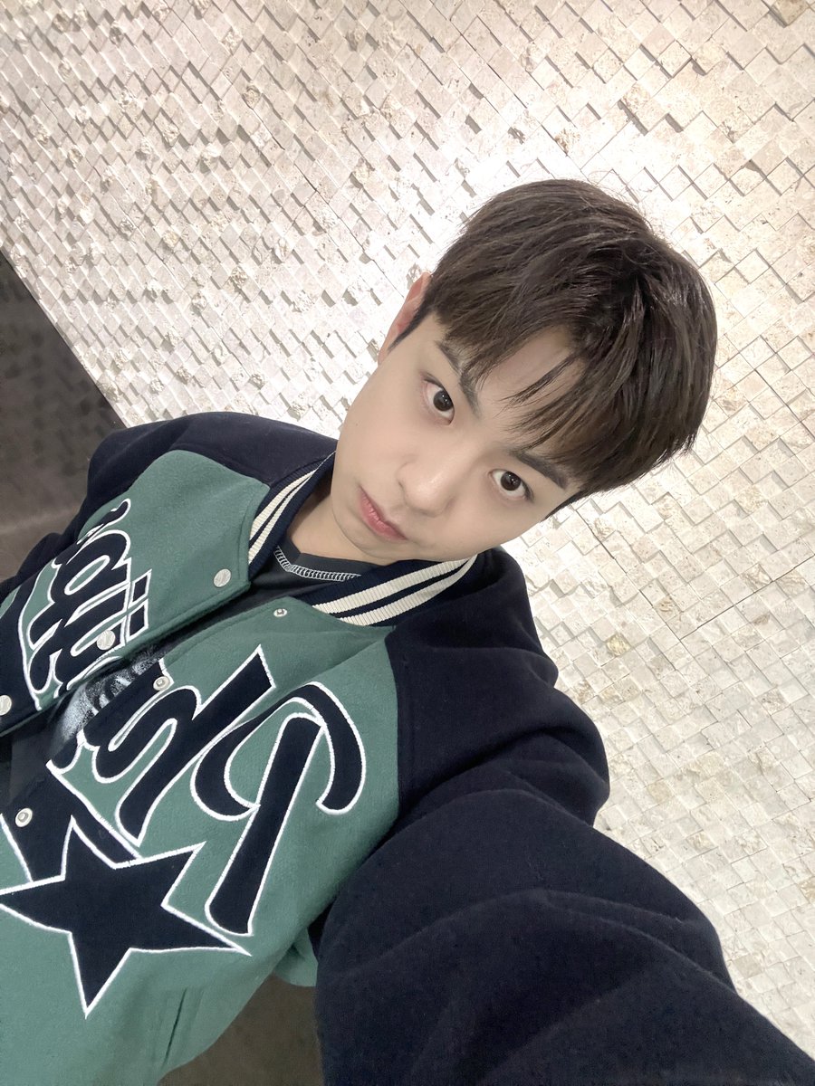 ENNVE Hi 寒いね〜
2月3月に東京と大阪で会おうね〜
みんな元気でご飯いっぱい食べて待っててね！
早く会いたい🍀

#EVNNE #イブン
#ケイタ #KEITA