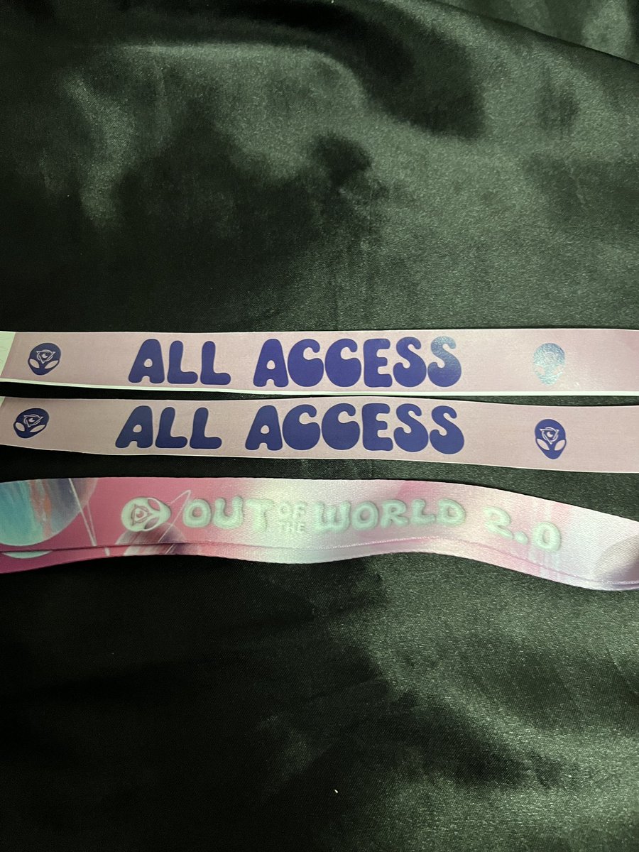 Aku nak buat FREE giveaway 2x all access Out Of The World 2.0 (OOTW) kat KL Base, Sungai Besi.

T&amp;C:
- Follow like &amp; RT.
- Boleh datang kat aku amek pass ni.
- Pukul 7 satgi aku announce.