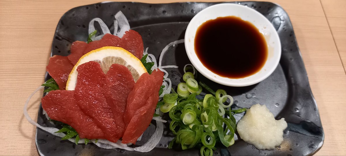 hazetsuri's tweet photo. 今日は知人と飲み会、#一利喜本店 にて #馬さし #男餃子 をｱﾃに #角ハイボール で開始しました。#広島グルメ
#広島飲み会
#居酒屋飲み https://t.co/XnaEYFErgB