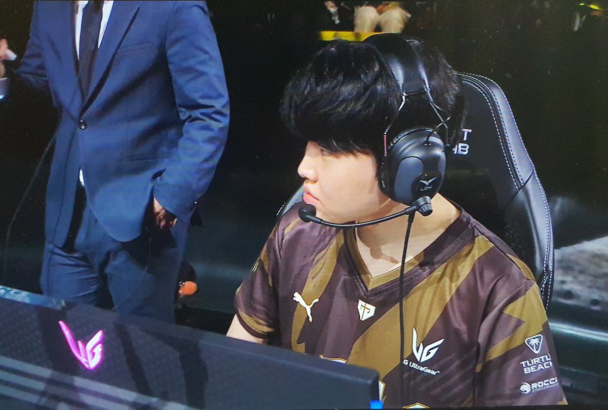 imcokecolorx's tweet photo. 240120 NS vs GEN [LCK]

젠지 화이팅!!!!!! 2꽉 가보자! 🐯💛

#GenGWIN #Chovy #쵸비 #Lehends #리헨즈 https://t.co/uSH4pwhgDT