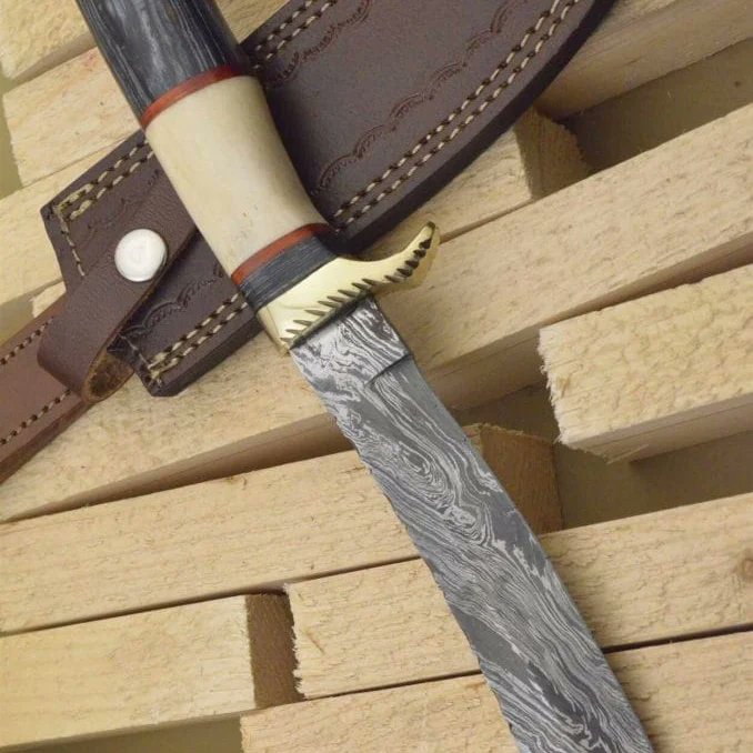 NMTWorld's tweet photo. HANDLE : ROSE WOOD &amp; HARD WOOD HANDLE

BOLSTERS : BRASS

SHEATH : COW HIDE LEATHER

Blade Size: 3.5

Handle Size: 6 https://t.co/Fmof0wVVWz