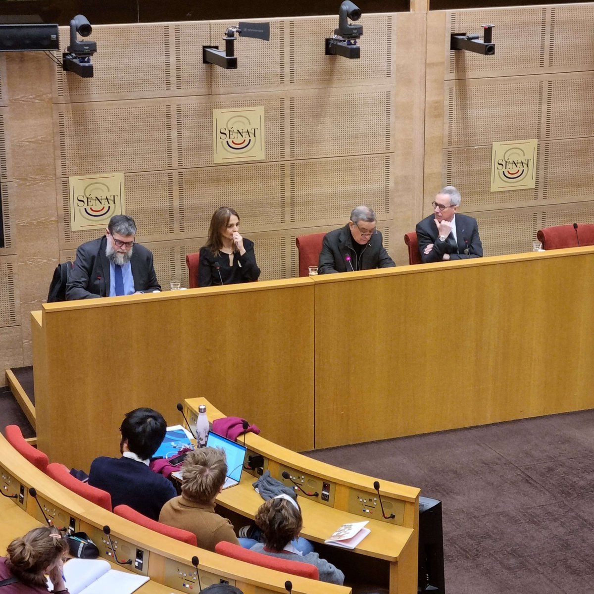 ParlonsDem's tweet photo. Mot d'introduction de @JeanLouisNadal  et François Da Rocha Carneiro pour la journée d'étude organisée avec l'@APHG_National

Merci au @Senat pour l'accueil ! https://t.co/S6cAROJEbj