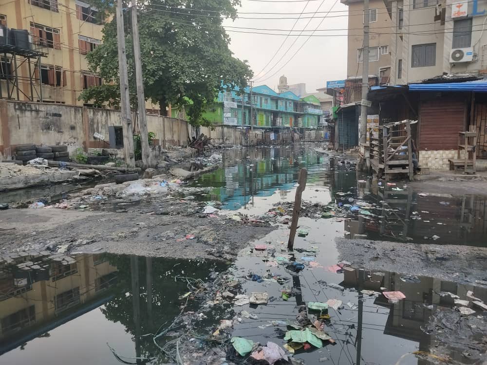 TrackaNG's tweet photo. Attention!!

Dear @jidesanwoolu, @followlasg,

This has been the condition of Oroyin street, Isale Eko Lagos Island for the past 5years. The terrible state of the road has been causing untold hardship to residents of the community 

The lack of proper drainage system has caused stagnation of water and dirts on the road which has made residents prone to water borne illnesses.

We implore the @followlasg to facilitate the immediate rehabilitation of this road and construction of proper drainage systems. Lagosians deserve better !

#FixOurRoads