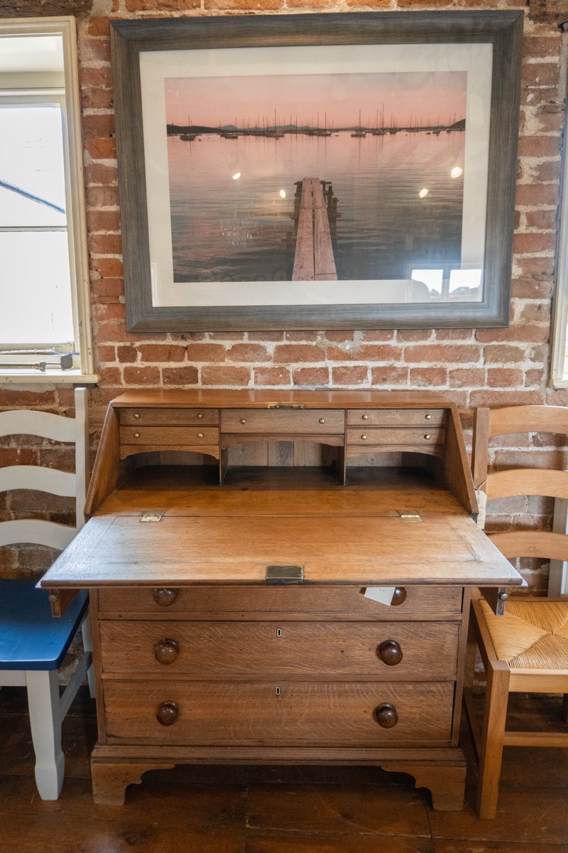 A delightful piece of furniture dating back to the Georgian period, this Antique Oak Bureau boasts 4 large drawers, a drop down leaf with supports and internal compartments, and even a secret drawer!

earshamhomefurnishings.co.uk/product-page/a…

#Antiques #Suffolk #Norfolk