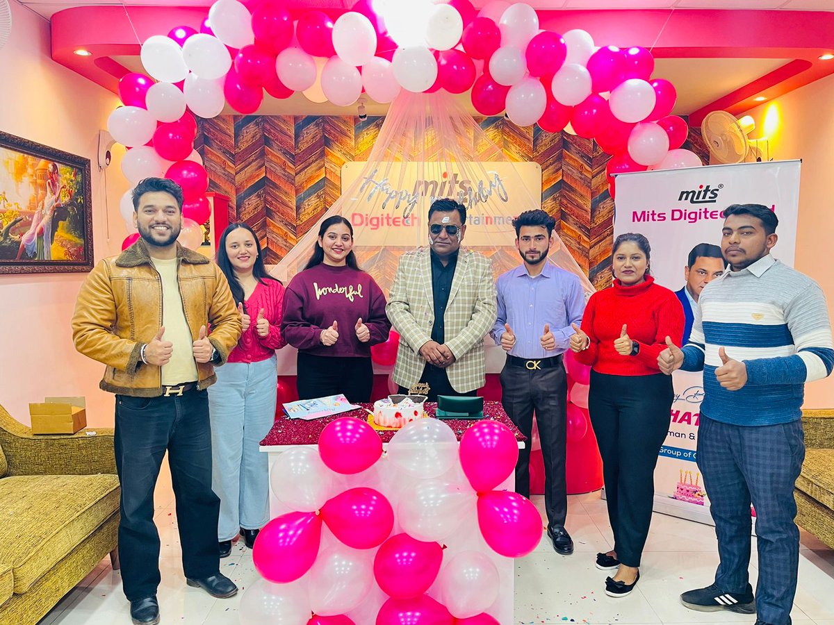 mitsdigitechltd's tweet photo. Birthday Celebration
#mits #mkbhatia #viral #birthday #cakecutting #happiness #birthdayparty https://t.co/QYxg8SvXZM