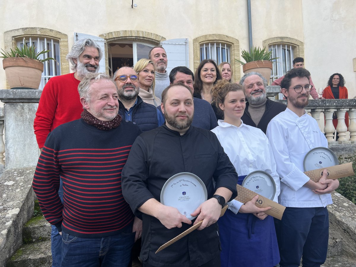 ☑️#Gastronomie 14e Rencontres Gourmandes de #Vaudieu. Chocolat-ananas : mariage gagnant ! ↘️destimed.fr/14e-rencontres…
<a href="/KuchenbrodD/">kuchenbrod dimitri</a> #gastronomie :  Laurent Bréchet #Chefs : Cristian Moisa - Marie Petit-Doux - Lucas Merley - Fabien Lefebvre