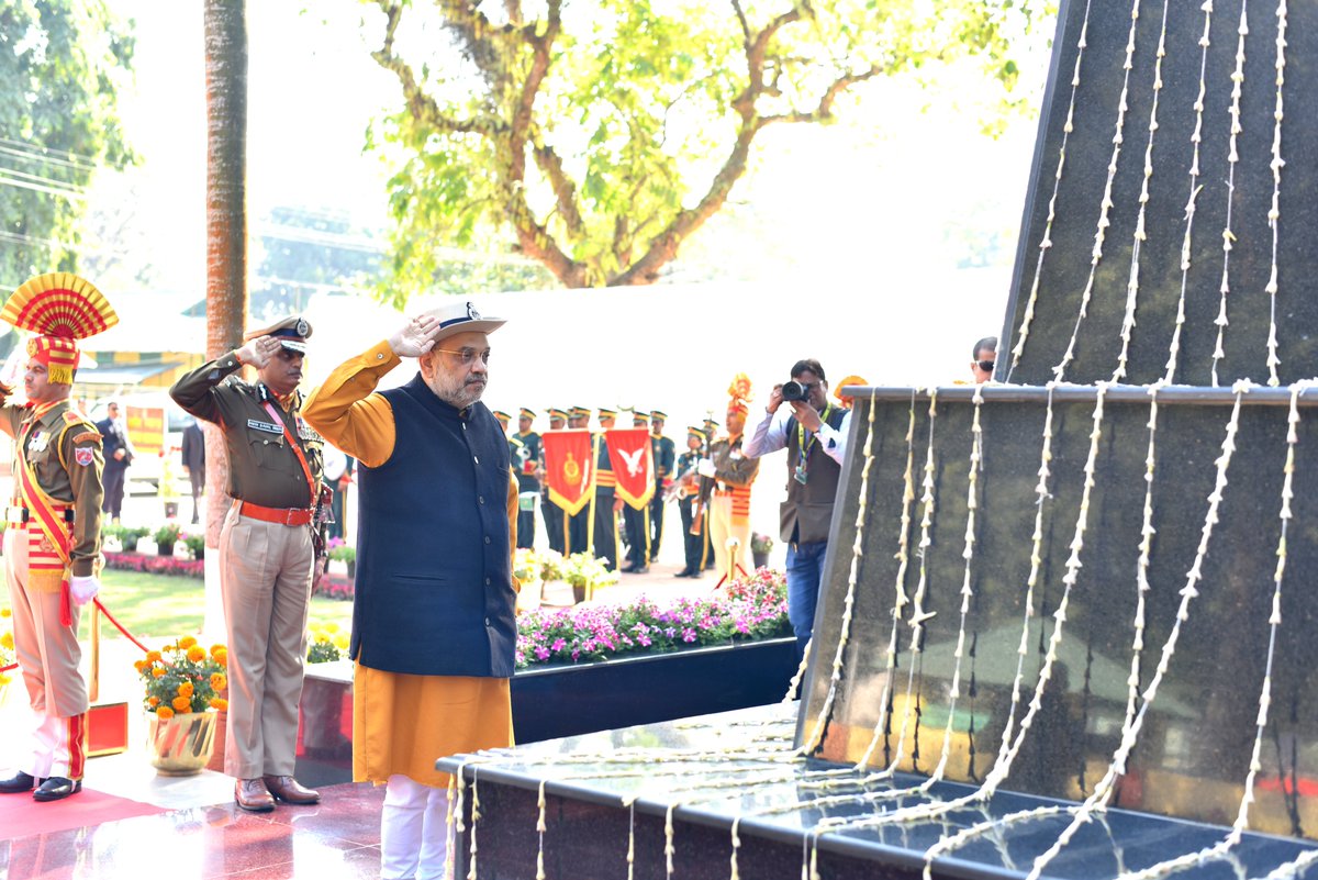 AmitShah's tweet photo. The martyrs of the @SSB_INDIA are an inspiration for generations. Laid a wreath at the Shaheed Smarak in SSB Complex, Tezpur, Assam. https://t.co/eWe2CAuGS6