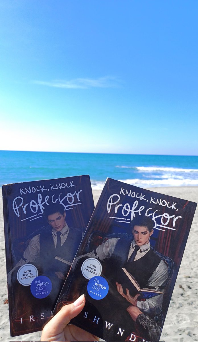 misperfecto's tweet photo. Finally got a matching KKP book with my friend!๐ฅฐ #KKPublishedBook #XVisHere https://t.co/JYnc0tyn1V