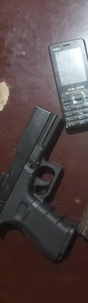 This is said to be Glock 43 Subcompact Semi-Auto Pistol. A very rare thing mostly found with DSS.
Nawaooo