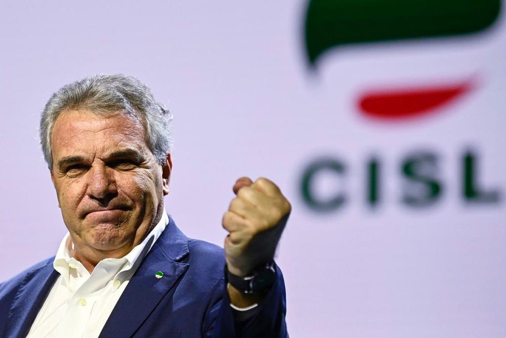 CislNazionale's tweet photo. 📢 Sindacato: Nel 2023 crescono di oltre 29.000 gli iscritti alla CISL. Incremento di 53.000 tra i lavoratori attivi (oltre 100.000 nell’ultimo triennio) 
#LuigiSbarra: “La conferma di come la Cisl, sindacato riformista, autonomo, contrattualista, responsabile e partecipativo, sia in presa diretta con bisogni e aspettative di una società in rapido mutamento”.
Il comunicato👉 https://t.co/MRiDE2xv0t