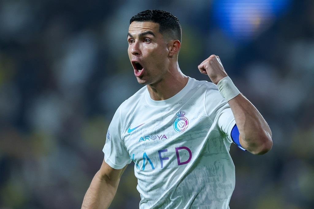 Al Nassr and Portugal star Cristiano Ronaldo has surprisingly claimed that the Saudi Pro League is better than the French Ligue 1. #SLInt MORE: brnw.ch/21wGfMX