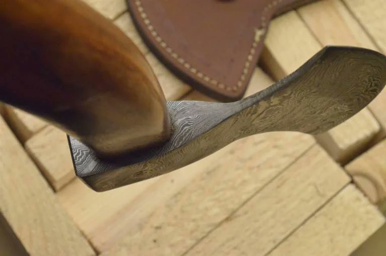 NMTWorld's tweet photo. CUSTOM MADE DAMASCUS AXE – ROSE WOOD HANDLE

BLADE : DAMASCUS

HANDLE : ROSE WOOD HANDLE

SHEATH : COW HIDE LEATHER

E FOR EDGE

H FOR HEAD

L FOR LENGTH

Blade Size: 5.6

Handle Size: 5 https://t.co/06Nl4OI2U5