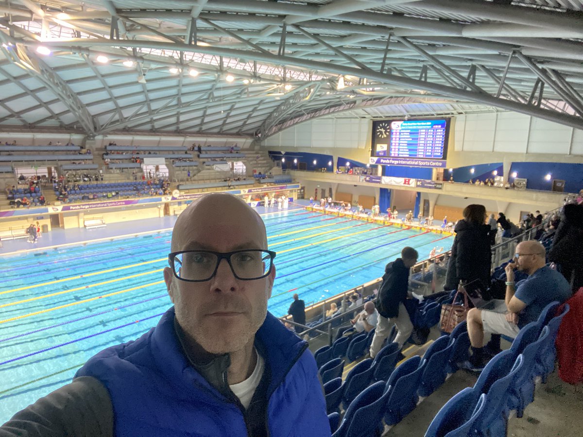 PaulBurrowsy's tweet photo. On swim dad duty in Sheffield this weekend β¦ I know something that could empty one of these within 25 seconds #bigpumps #swim πββοΈ https://t.co/oGX33yTmTH