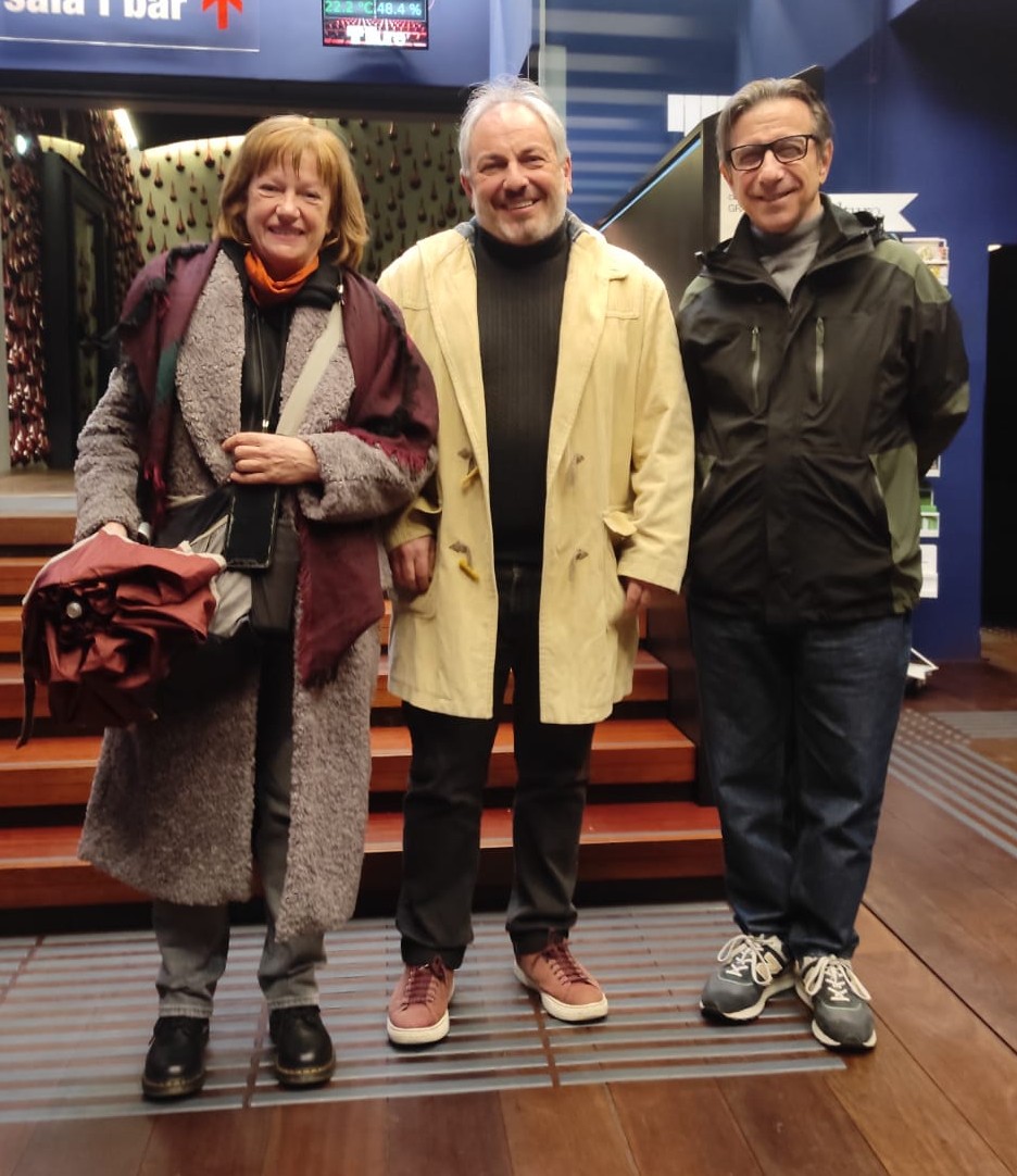 Feliz xunto a Rosa Renom (María Casares) e Albert Camus (Jordi Boixaderas) tras a súa formidable 'Casares Camus, una história d'amor' no Teatre Lliure de Grácia (dir. Mario Gas). Con sorte, vémonos na Coruña! 🤞#albertcamus #mariacasares