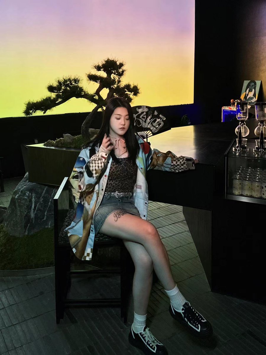 这个真的很骚 还自拍尿尿🚪188