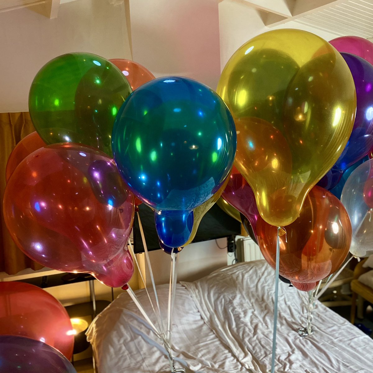#vivishine shiny! Balloons’ best friend.