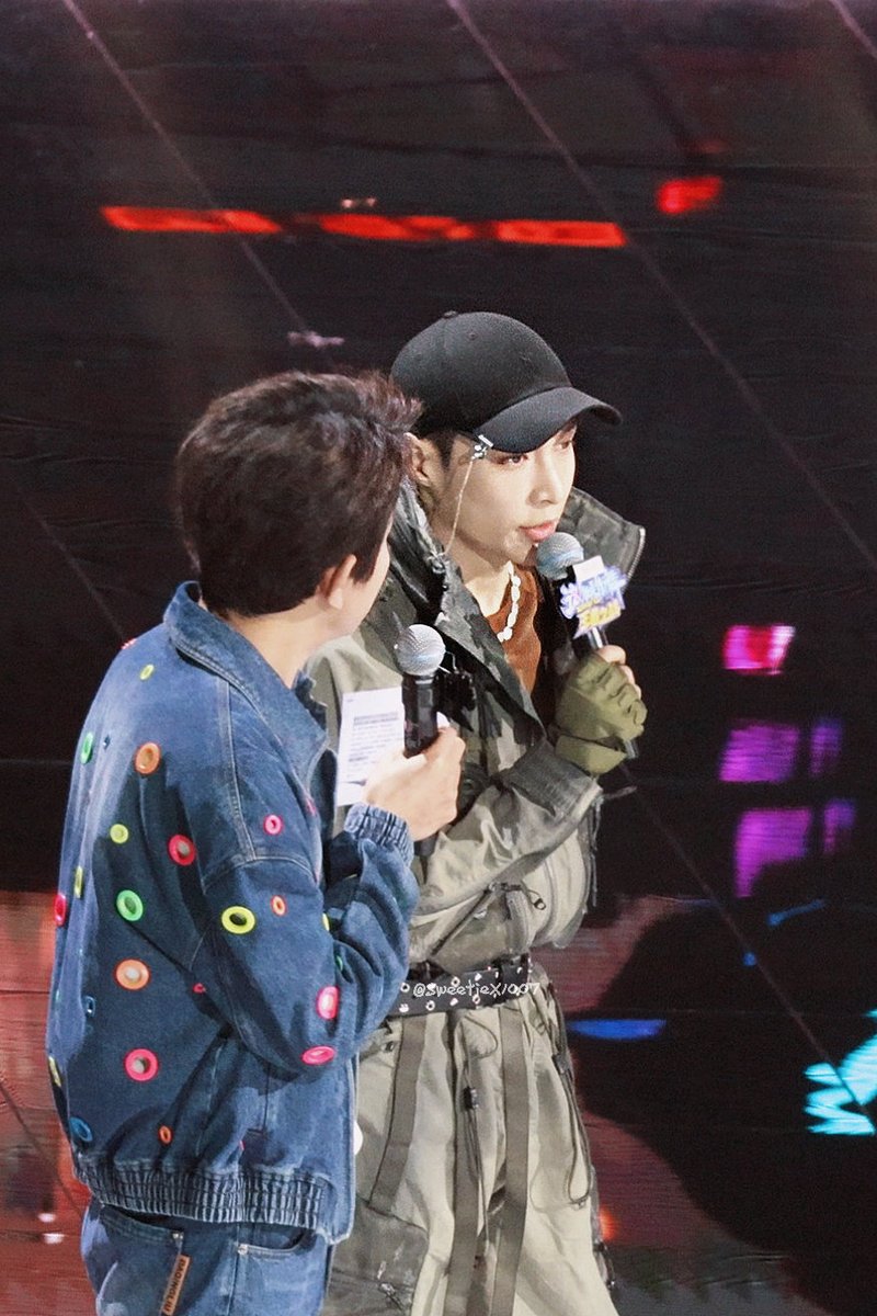 XbackINA's tweet photo. 200124 [Preview] Street Dance of China Season 6 (cr : SheepMuffin_1007, SweetieX1007, YXsLuna1007)

#CaptainLAYisBack
#SDC6FINAL
#LAY #张艺兴 #레이 #Yixing  @lay_studio @layzhang https://t.co/JRfMdcCbup