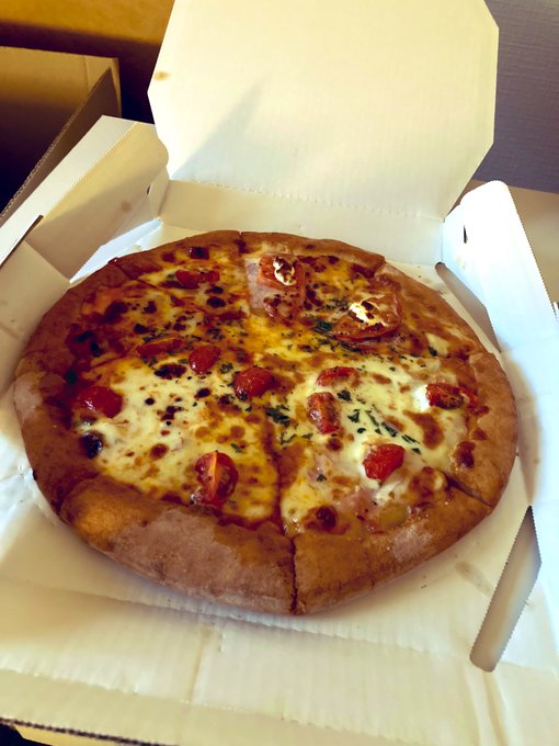 あと結局今日来れなかったフォロワーさんなんだけどピザ送ってくれた🙏 美味しくいただきました🙏🙏🙏 https://t.co/Z0lbAhaPjj<a href="/tag/%E4%B9%B3%E9%A6%96%E8%B2%AC%E3%82%81"class="tags"><span>#乳首責め</span></a><a href="/tag/%E3%83%8B%E3%83%83%E3%83%97%E3%83%AB%E3%82%AC%E3%82%BA%E3%83%A0"class="tags"><span>#ニップルガズム</span></a>