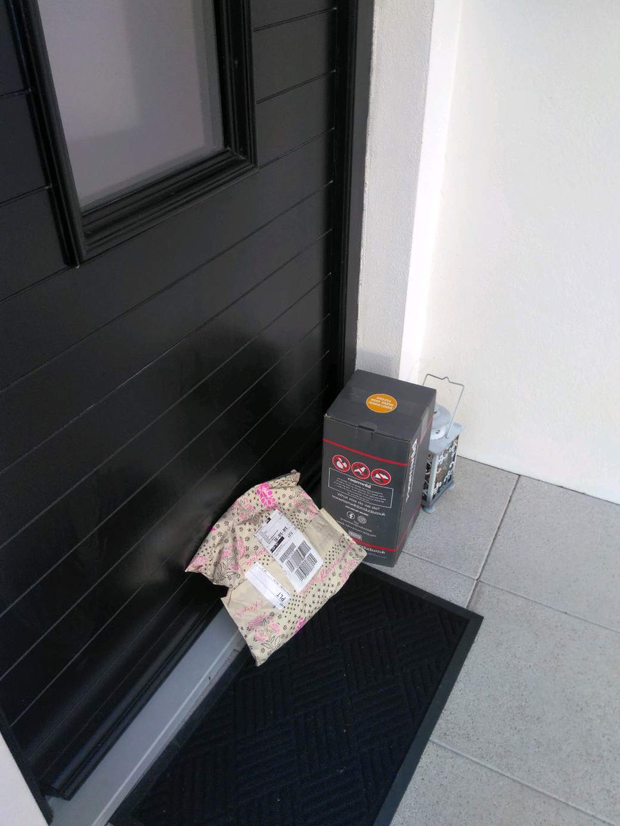 rosybillingham's tweet photo. Here is @dhlexpressuk #dhlproofofnodelivery because this is not my house - anyone recognise where it is? DHL insist it is #dhl #DHLdonotdeliver. @FreePeople can you help get my order to me? @CitizensAdvice What are my rights? @ConsumerCouncil https://t.co/fTVSY5CfE7