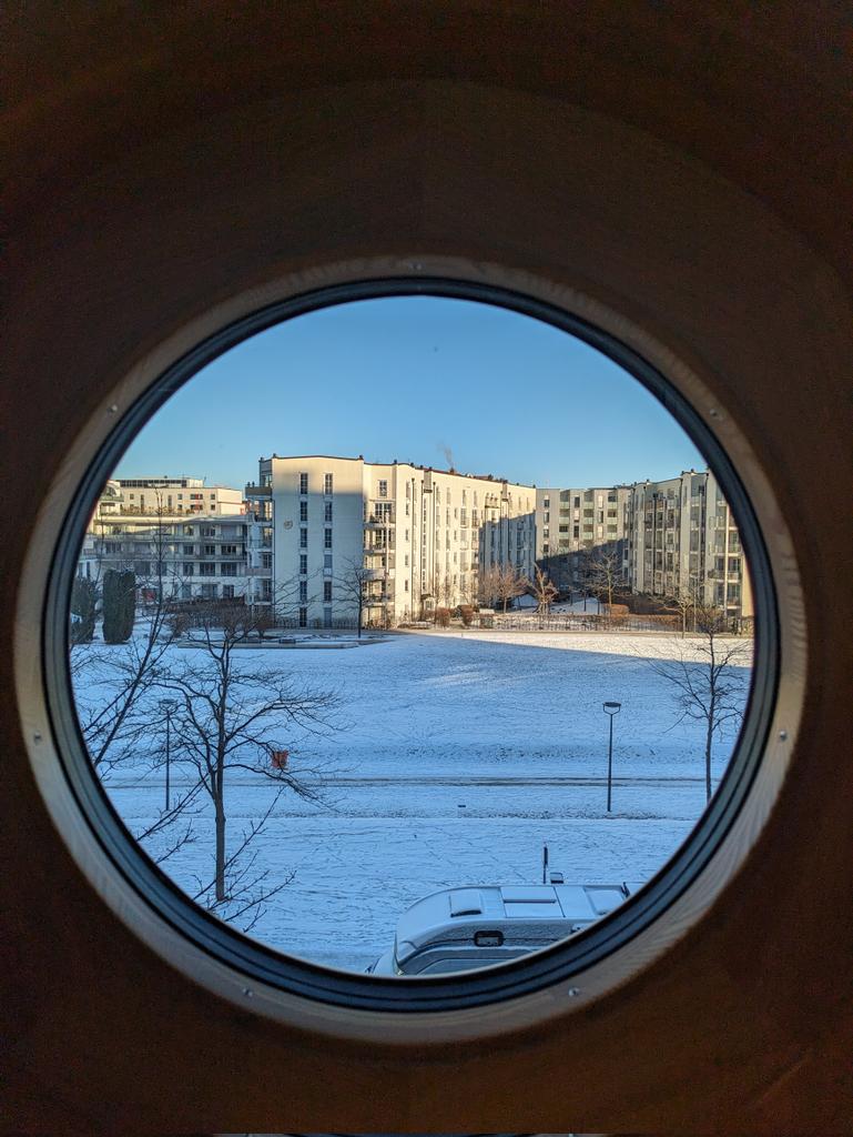 andkamau's tweet photo. ❄️ ☀️ https://t.co/ezqMTUVI40