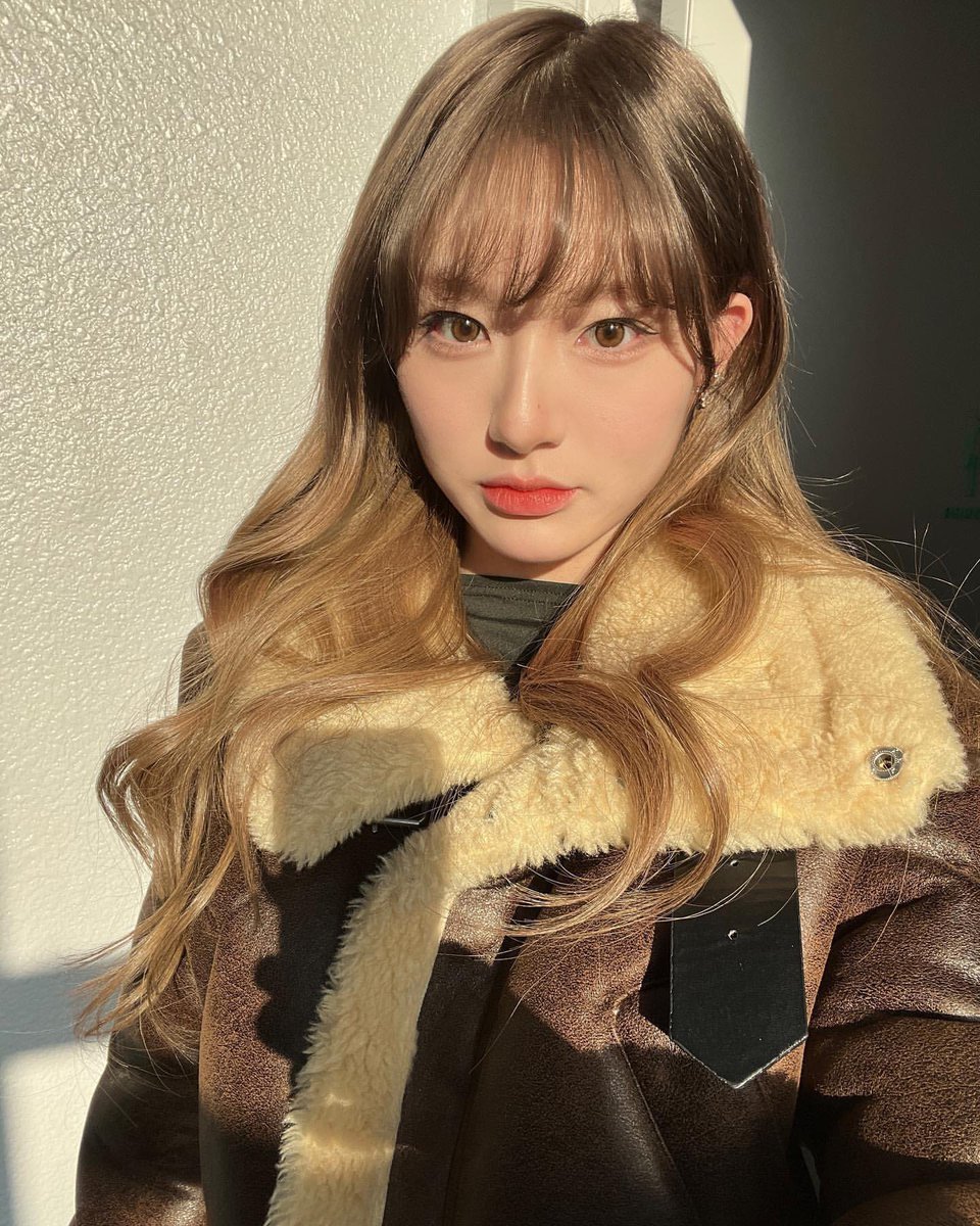 시니 앞머리가 개폭룡적인거 모두가 알아야해😿