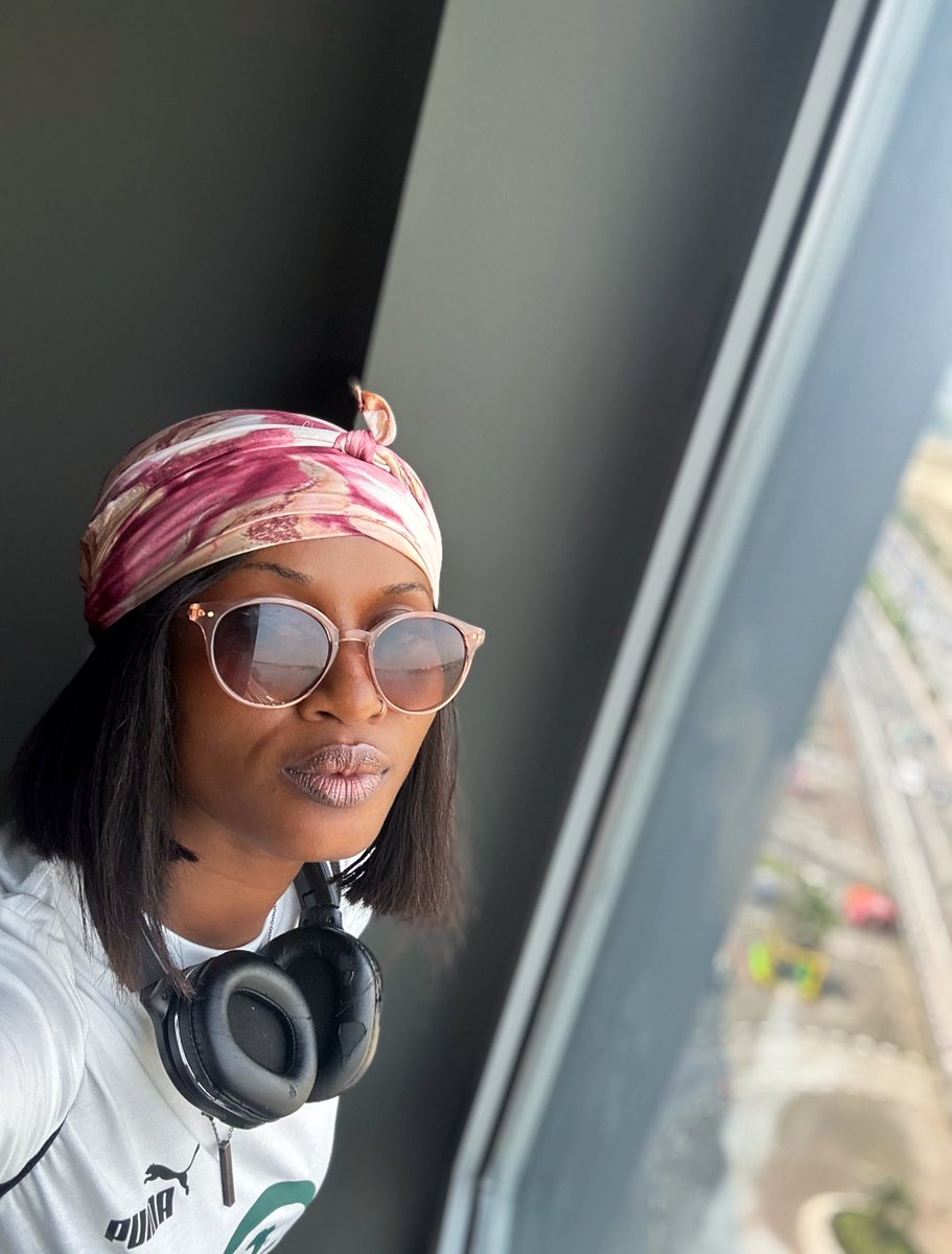 OfficialSuo's tweet image. The most important thing is to enjoy your life,to be happy—it&apos;s all that matters.

Una good morning fam!☀️

Meanwhile,I’m your #EPL #OfficialPidginCommentator @DStv x @DStvNg x @SuperSportTV today on Arsenal vs Crystal Palace &amp;amp; Brentford vs Nottingham Forest.
Oo nice eh?
#Kpoko💚