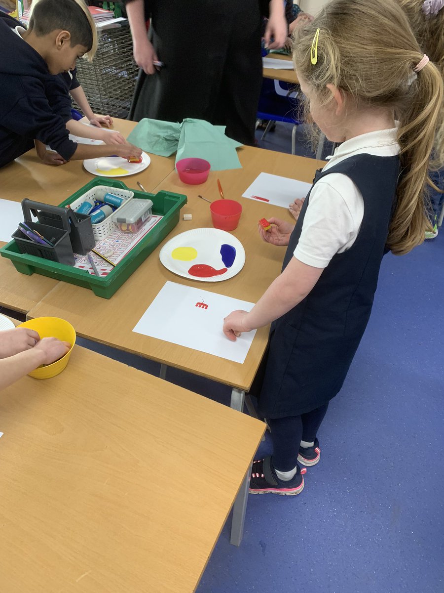 We have loved exploring primary and secondary colours! We enjoyed using Lego to print. 🎨🖌️ @DanesfieldSchl